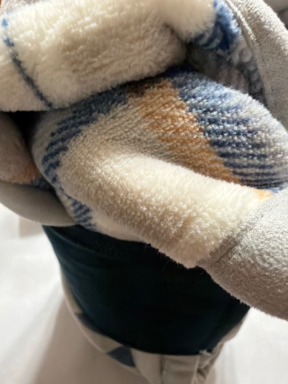 Pendleton Reversible Plush - Picture 4 of 6